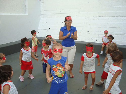 Atividades recreativas no pátio