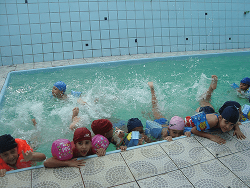 Atividades recreativas no pátio